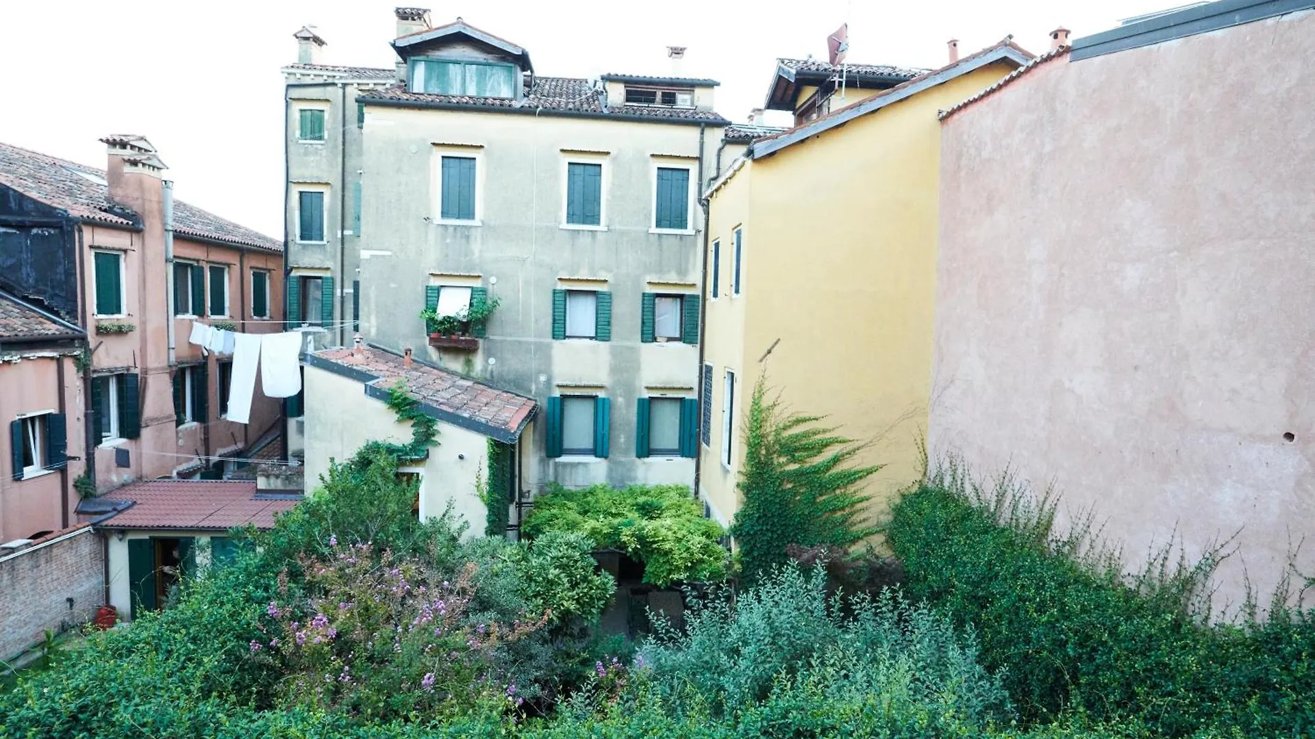 La Grancevola Is A Gorgeous Apartment With Balcony Venice Italy